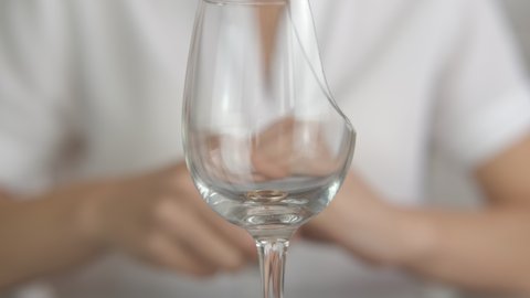 Cinemagraph Pouring A Glass の動画素材 ロイヤリティフリー Shutterstock