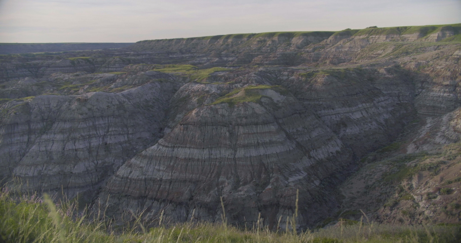 Small rock formations in the valley that look pretty good and relaxing. The magnificent view of the small cliffs. Nature