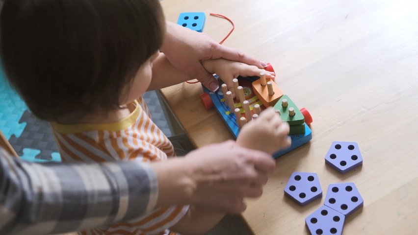 Early child development. Home education of the kid. New methods and technologies for teaching children. Creative development of children. Exploring shapes and colors.