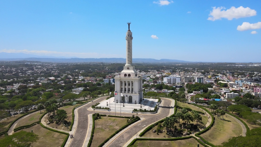 Monument to heroes of restoration at Santiago de los Caballeros. Aerial clip Royalty-Free Stock Footage #1069189024