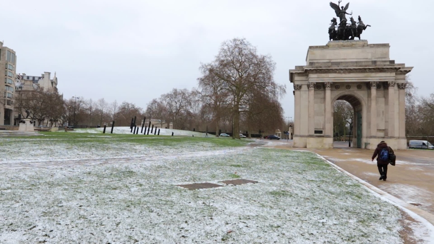 Wellington Arch London snowfall winter
