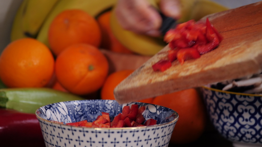 Cutting peppers for a vegeterian meal