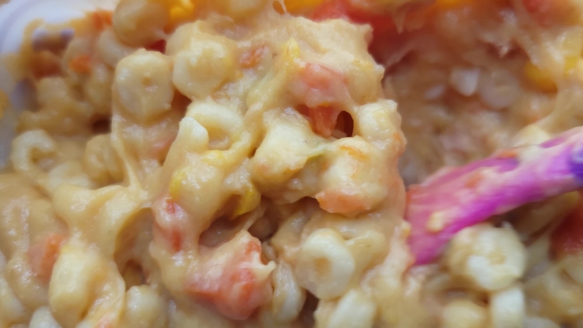 mac and cheese video for toddlers