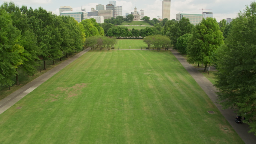 downtown nashville bicentennial park and capitol building