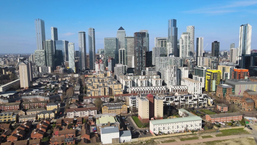 CLOSING SHOT OF LONDON MOST BEAUTIFUL CITYSCAPE, CANARY WHARF,STRATFORD,MILE END