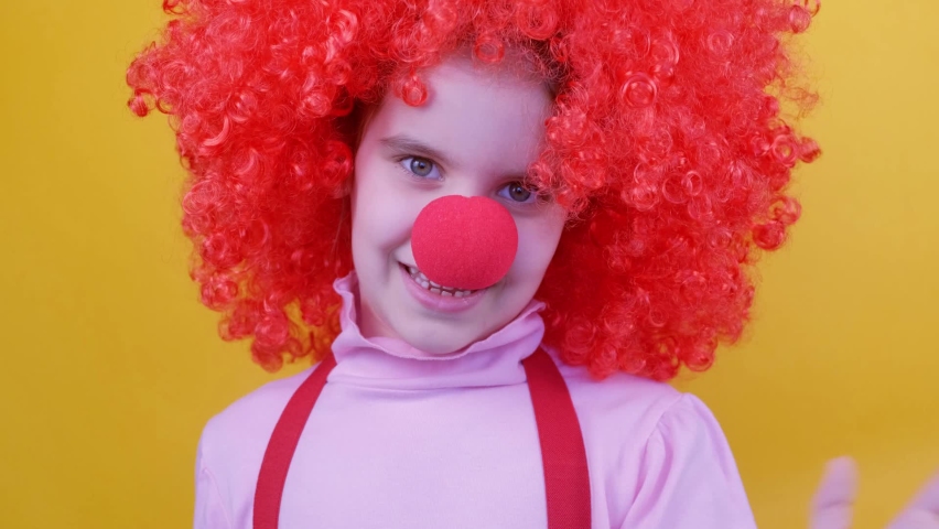 Funny Clown Girl Kid With Video De Stock 100 Libre De Droit Shutterstock