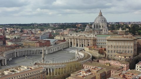 St. Peter's Basilica in Rome and its imposing square. Italy, Vatican.
Aerial shot with drone. Roma, San Pietro, Vaticano 