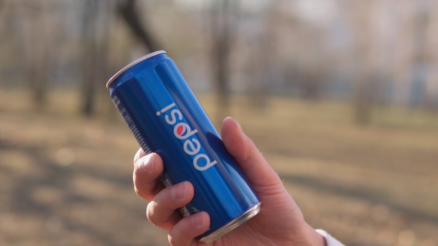 Without brand. Bez канал. Нетворкинг мировое кафе. Brand without bg. Дизайн вашей жизни книга.