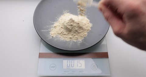 Семечки 30 грамм. Как отмерить 4 грамма актары. Котлета 100 грамм. 100 грамм шоколада. 1 от 30 грамм.