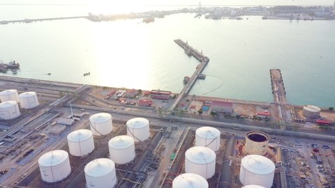 Aerial view oil tanker of business logistic sea going ship, Crude oil tanker lpg ngv at industrial estate Thailand, Group Oil tanker ship to Port of Singapore - import export .4K 库存视频