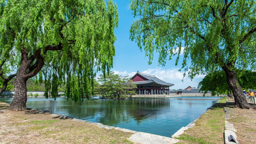  Timelapse at Kyeonghoe-ru Pavilion in Gyeongbokgung Palace, Seoul, South Korea 4K time lapse
