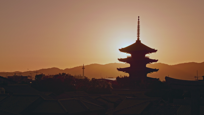 Sunset time Kyoto Yasaka Tower  Royalty-Free Stock Footage #1072288589