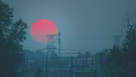 Sunset over Chelyabinsk on a superzoom lens