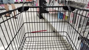 The cart moves forward in the supermarket quickly. Video Techniques