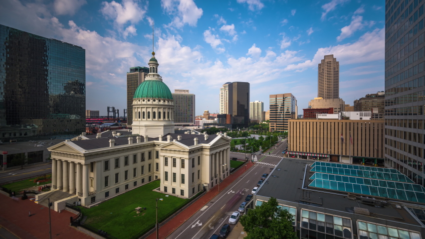 St. Louis; Missouri; USA downtown skyline and court house.