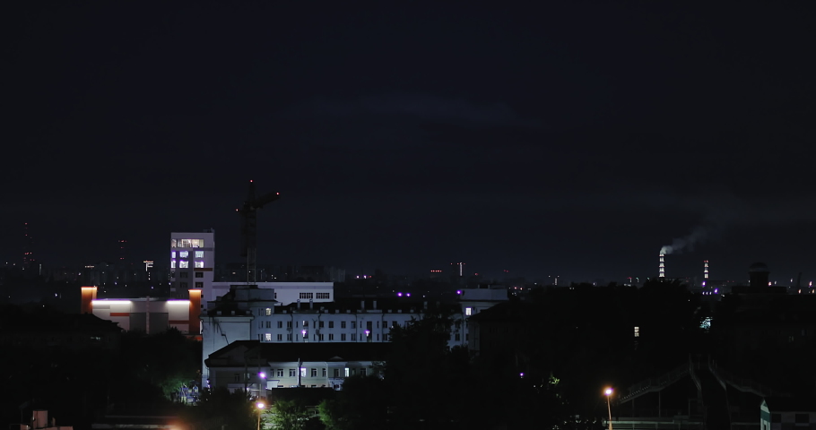 At night, lightning appeared over the sleeping city. It lit up a part of the city and lit up most of the sky and clouds. The lightning is very bright and strong. Lightning is a heavenly element.