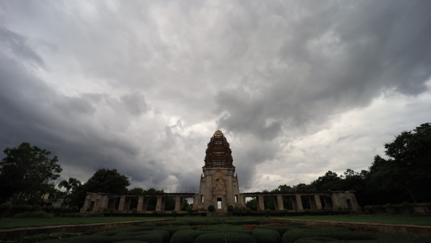 Footage Timelapse Sky and black cloud. black clouds moving fast over Model castle