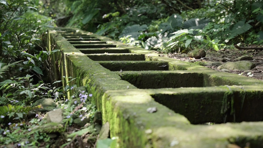 A water road in Jianshan Lake hiking trail.