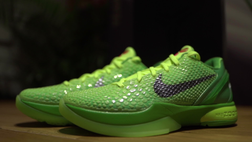 kobe 8 grinch