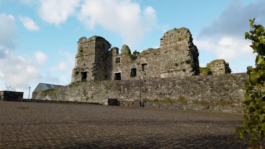 The castle ruins in Manorhamilton, erected in 1634 by Sir Frederick Hamilton - County Leitrim, Ireland