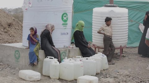 Taiz  Yemen - 16 Nov 2018 : Children and women searching for water in camps for displaced people due to the war in Yemen