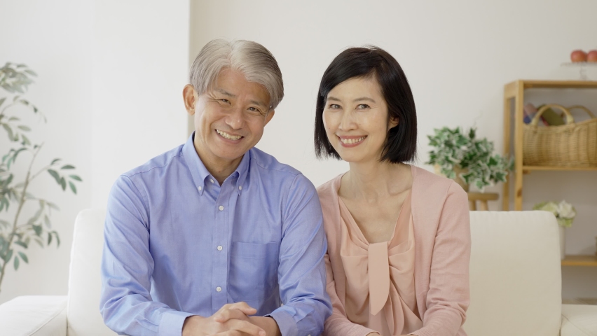 Asian couple with a smile Royalty-Free Stock Footage #1075166912