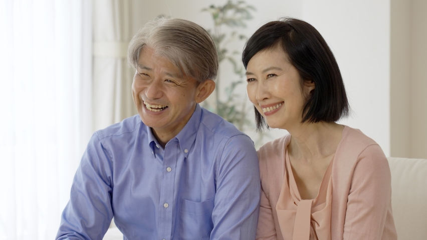 Asian couple with a smile Royalty-Free Stock Footage #1075167191