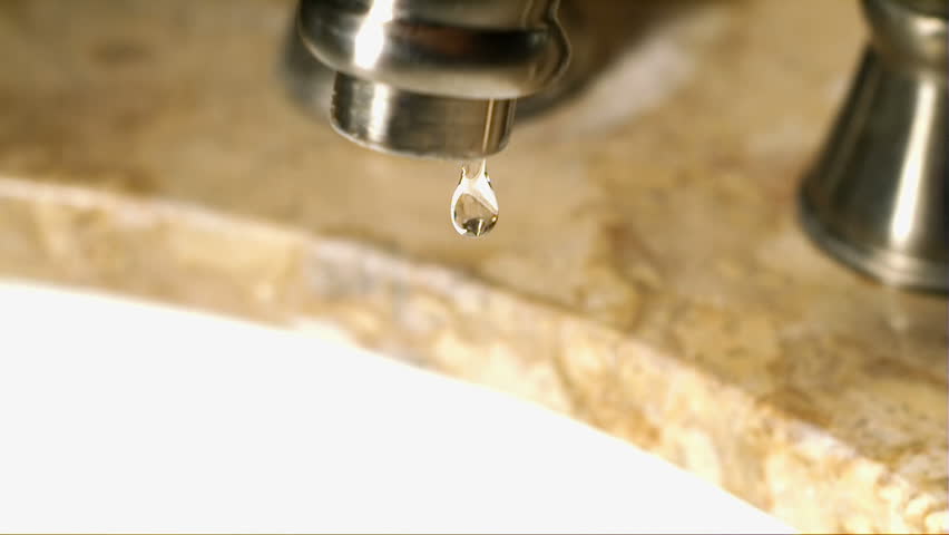 three water drops faucet leak super Stok Videosu (%100 Telifsiz) 10759058 S...