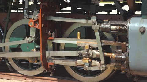 steam locomotive details of running gear wheels piston forward drive