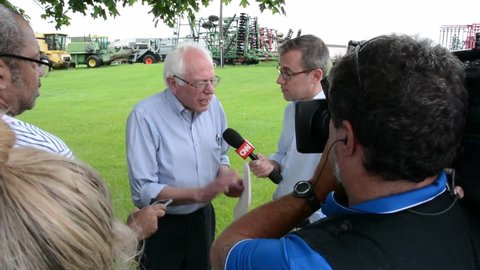 Socialist progressive Democrat presidential candidate Senator Bernie Sanders speaks to a CNN reporter, 2016 Iowa Caucus.