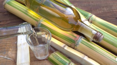 Brazilian drink known as Cachaça, "pinga", cane or distilled sugar cane. Name given to cognac produced in Brazil. It is used in the preparation of the caipirinha known worldwide.