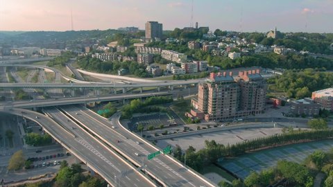 Aerial: Downtown Cincinnati city skyline and Interstate 471, Cincinnati, Ohio, USA 