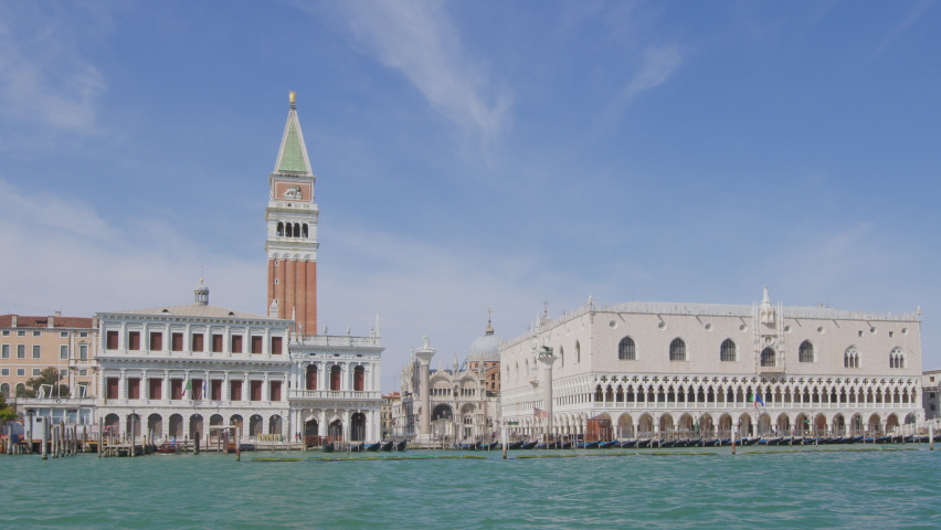 Real time one minute view from the San Marco basin. You can see: Saint Mark square, the columns of Marco and Todaro, Doge