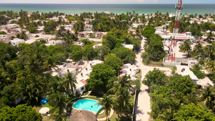 Rotational view of pool in Yucatan mexico