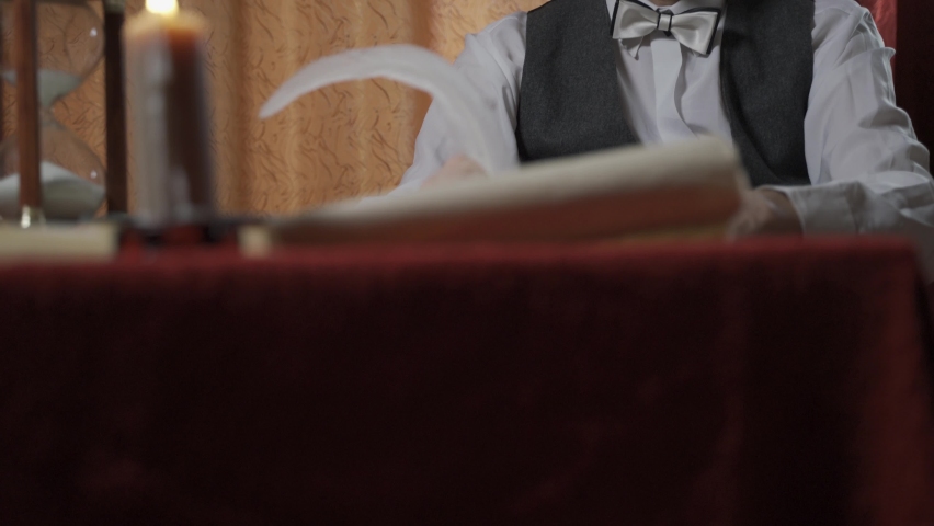 The man in the suit of President Abraham Lincoln portrait