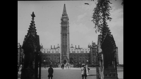CIRCA 1948 - Delegates for Canada's National Liberal Convention arrive in Ottawa.