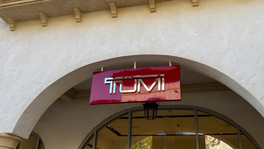 tumi dolphin mall