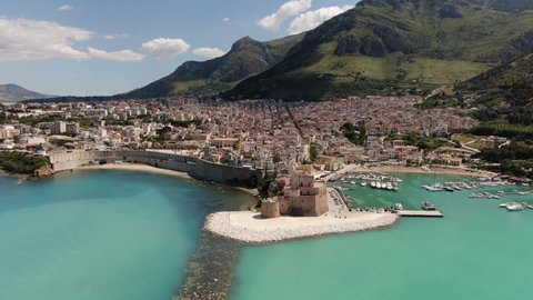 Castellammare del Golfo is an Italian town of 14614 inhabitants of the free municipal consortium of Trapani in Sicily. The town is located on the slopes of the mountainous.