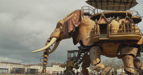 Giant, articulated machine. Grand elephant Nantes. Moving mechanical pachyderm robot.