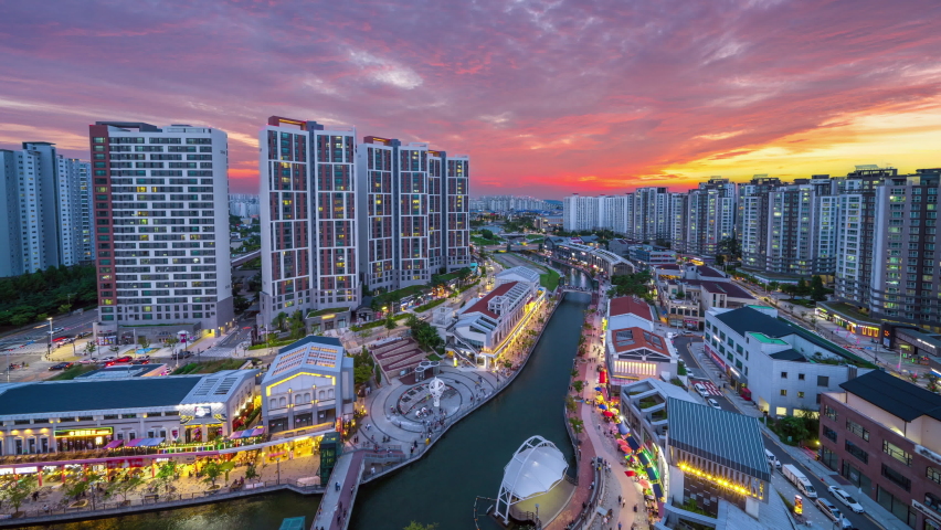 Venice is a newly built city of Gimpo. South Korea and is also a popular tourist destination. There is a boat to see the view in the canal in the heart of the city.Time lapse 4k