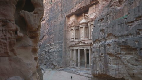 General view of the Treasury, Petra, Jordan.