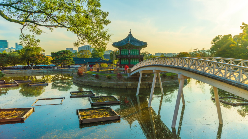 Time lapse 4K, Sunset at the water pavilion in the Gyeongbokgung palace in seoul,south korea.
