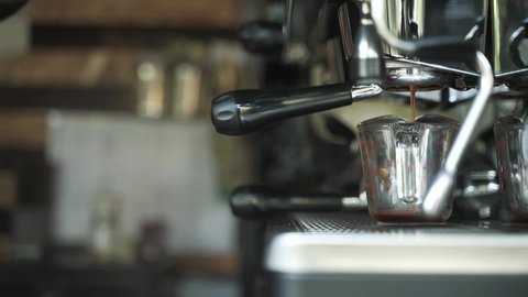 Brewing espresso by coffee blending machine using modified bottomless portafilter