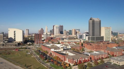 Columbus, Ohio skyline drone video zoom into city.