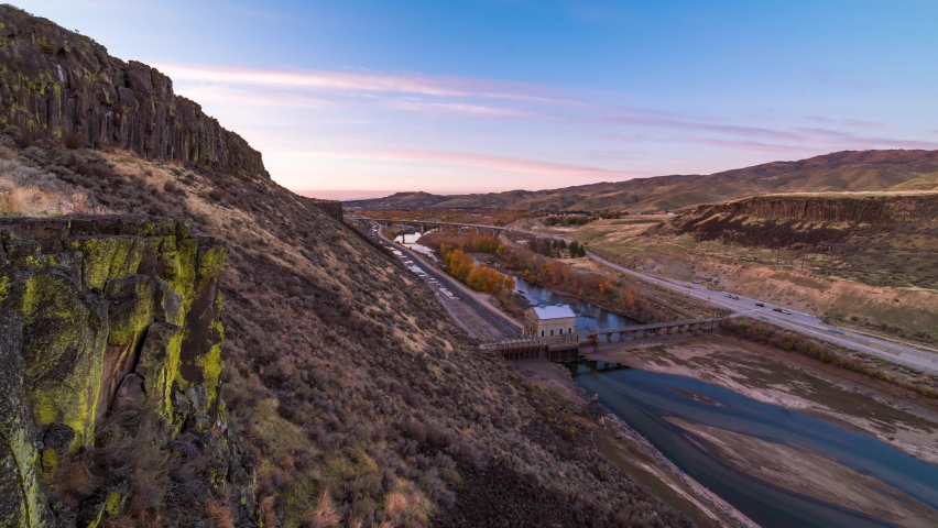 4K Timelapse at Oregon Trailhead in Boise Idaho 2.
This is overlooking the Boise River Dam during golden hour in November.