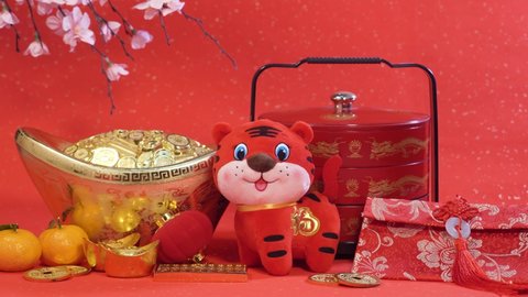 Tradition Chinese cloth doll tiger,2022 is year of the tiger,Chinese golden characters mean:good bless for new year
