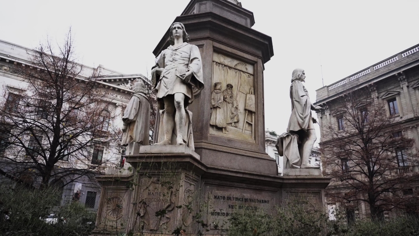 Leonardo da Vinci sculpture in Piazza della Scala Milan