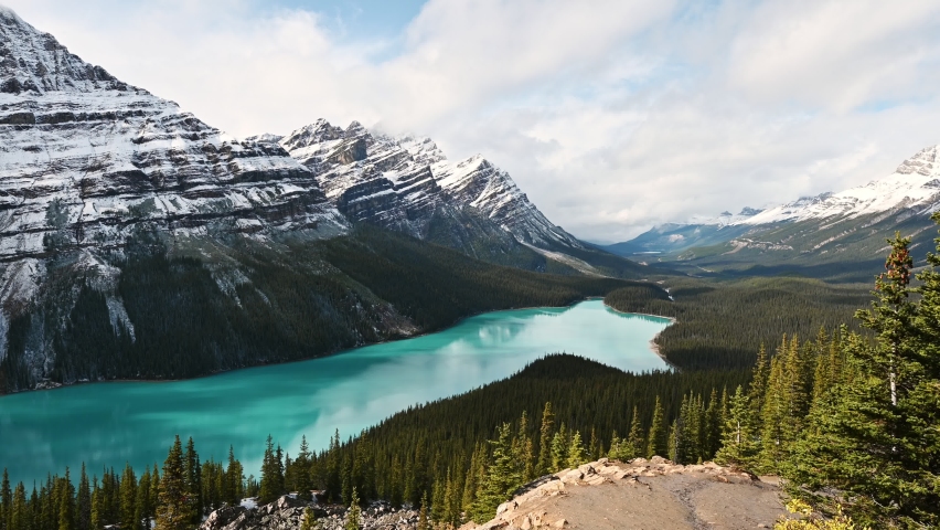 Landscape of Peyto Lake in Banff National Park, Alberta, Canada image ...