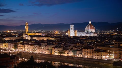 Timelapse of Duomo and Palazzo Vecchio in Florence at night 