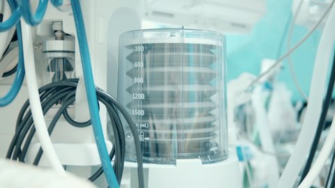 Breathing ventilator of the anesthesia machine in motion